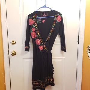 JW Los Angeles Embroidered Wrap Dress Sz Med